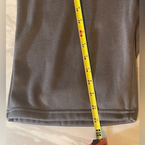 Tom & Jerry x Southpole Graphic Fleece Shorts Asphalt Gray Men’s L NWT - Picture 8 of 8